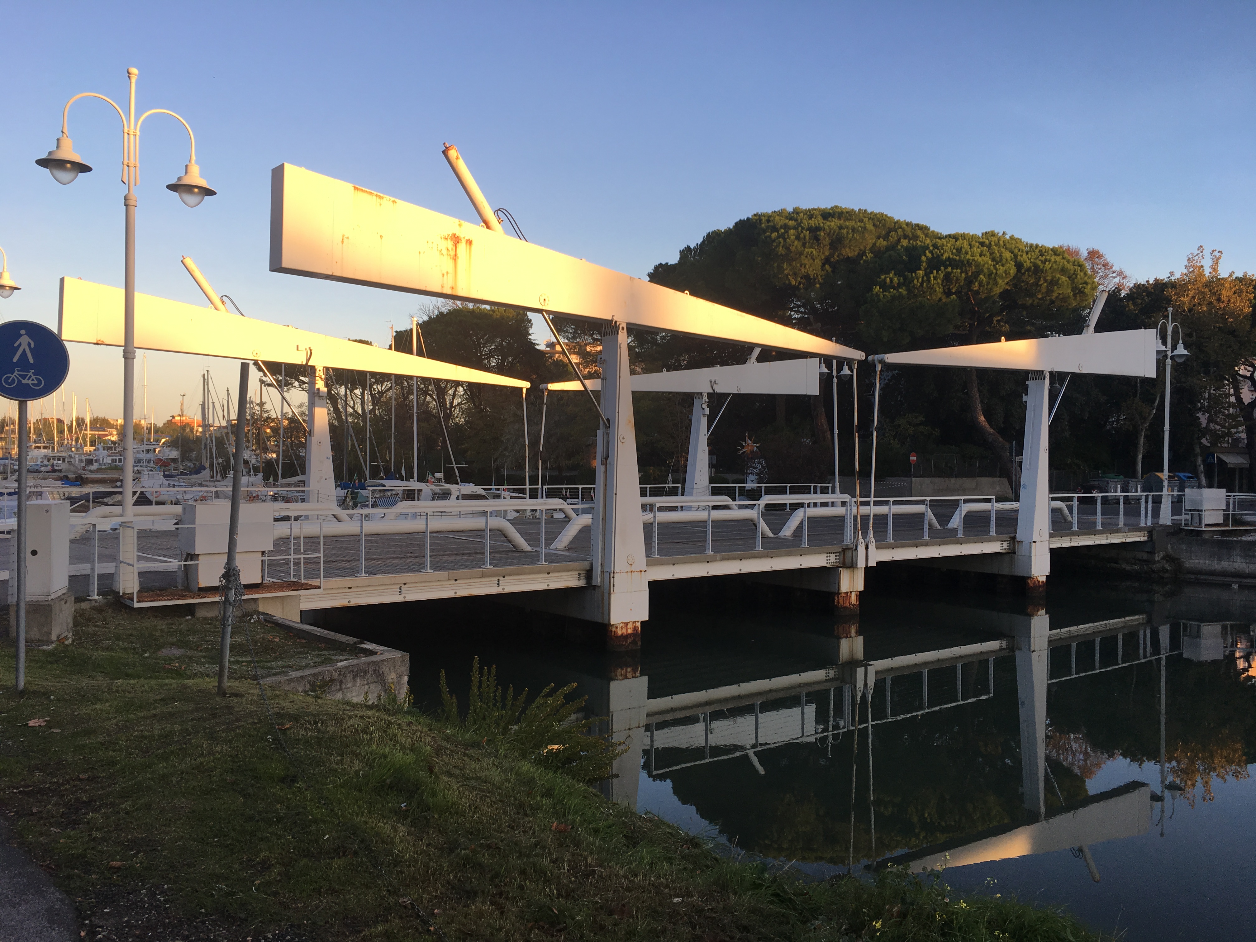 Lavori per largo San Giacomo, Ponte Mobile e asfaltature